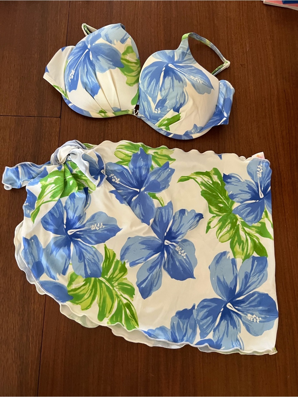 VENUS Blue and Green Floral Bikini Top and Bottom with matching sarong - Picture 2 of 5